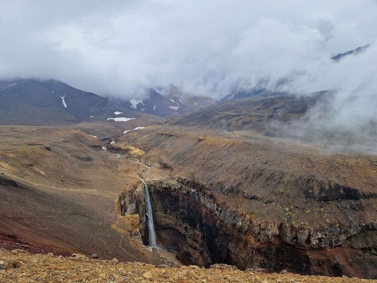 Водопад реки Вулканной в каньоне Опасный